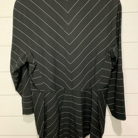 Anne Klein Black Striped Top Size 12 - Picture 11 of 14